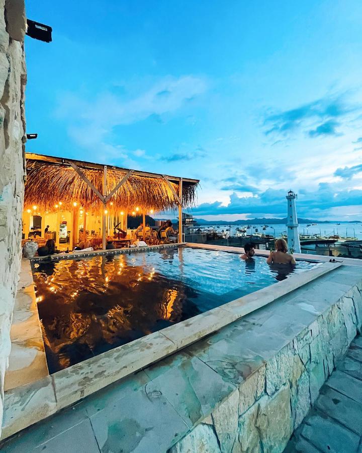 Harbour Komodo Hotel ลาบวนบาโจ ภายนอก รูปภาพ